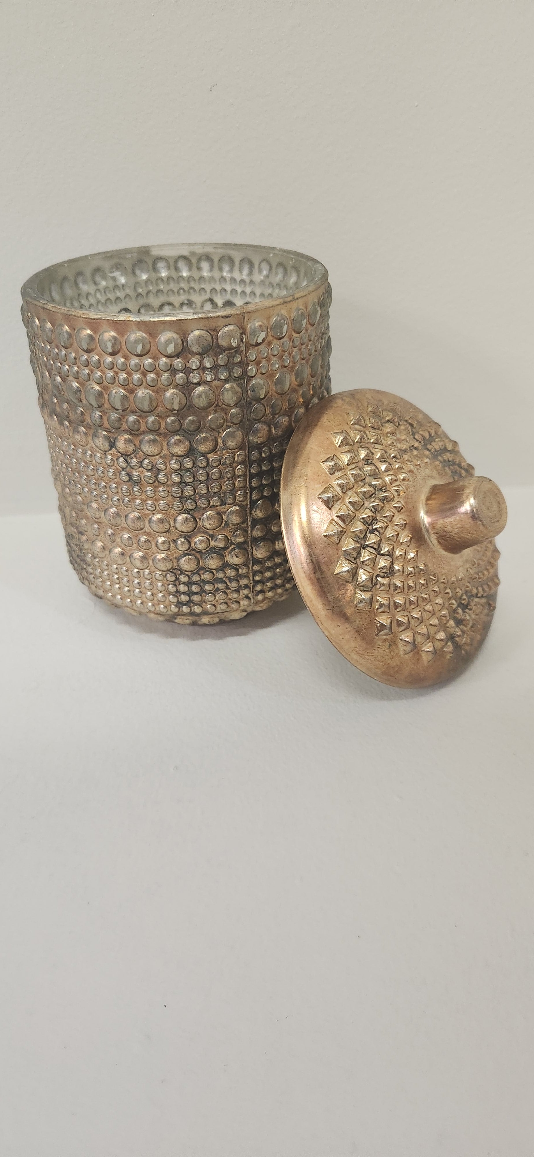LG CANDLE IN GOLD TUB