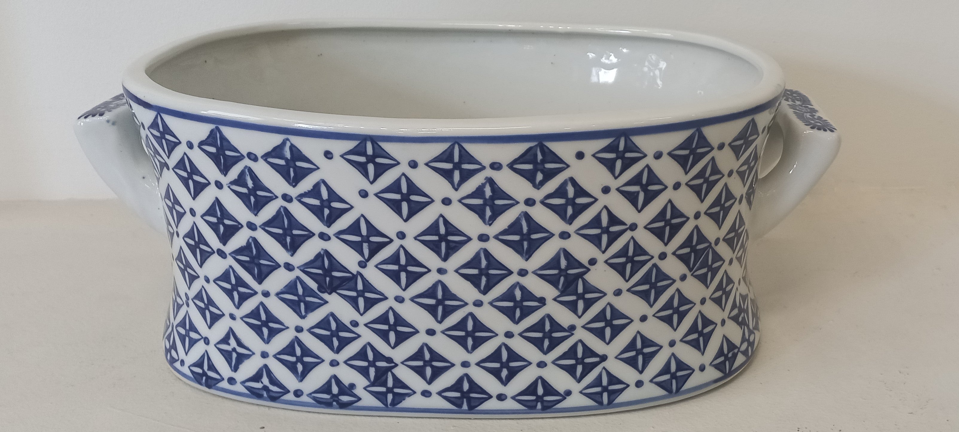 14" OVAL BOWL W/HANDLE